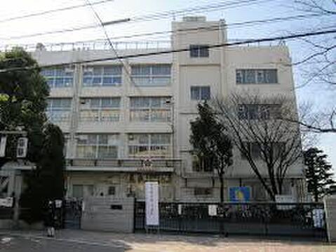 練馬区立大泉中学校まで約300m