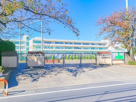 戸田市立笹目中学校 720m