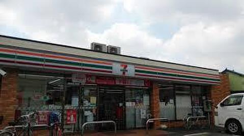 セブンイレブン草加北原1丁目店まで約800m