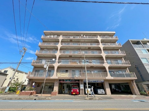 「西川口駅」徒歩6分。教育施設や公園が近く子育て環境良好。コンビニ、スーパー、商店街が徒歩圏内で生活便利。