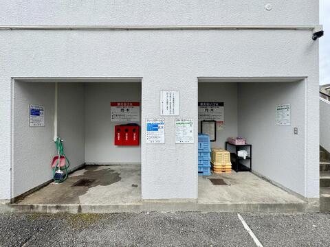 マンション敷地内のゴミ置き場となります。
