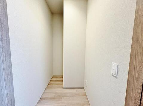 1.2帖のマルチスペースはちょっとした部屋と同じくらいの広さを感じます。たっぷりの収納力でお部屋もスッキリ。。