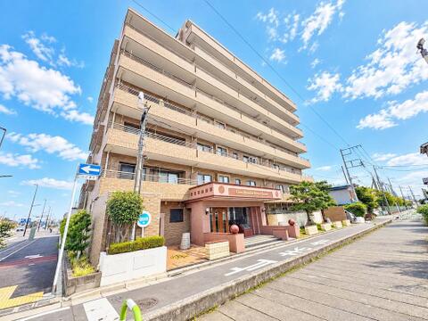 2路線利用可能な立地に揃う住環境。丁寧に管理されたマンションで心地よくお住まいになれます。