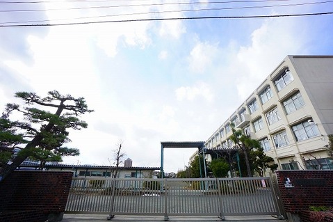 八王子市立片倉台小学校　距離約550m