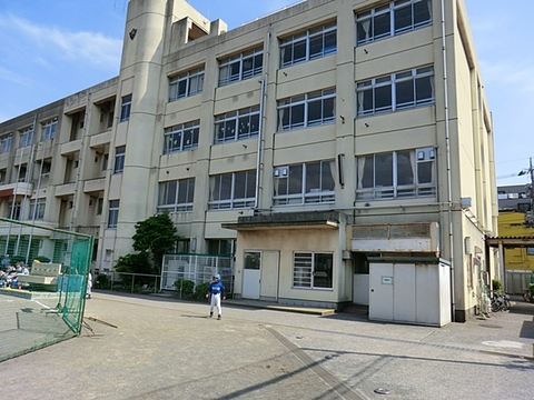 川崎市立苅宿小学校　距離約450m