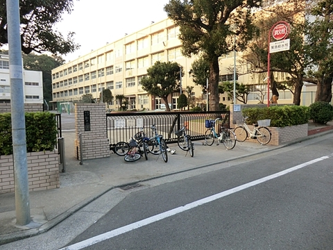 横浜市立新井小学校　距離約1200m