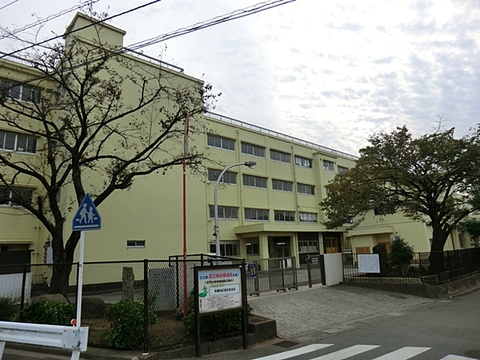 横浜市立大門小学校　距離約1000m
