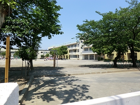 府中市立府中第八小学校　距離約200m