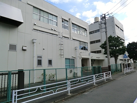 横浜市立竹山小学校まで約750m