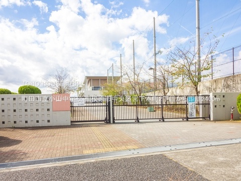 町田市立小山中学校 2400m