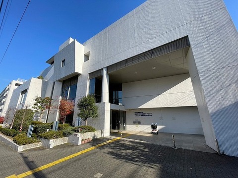 横浜市緑図書館　距離約2300m