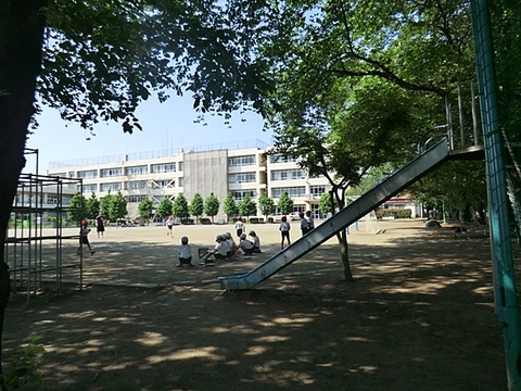 日野市立第七小学校　距離約450m