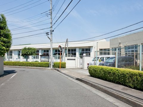 町田市立真光寺中学校　距離約900m