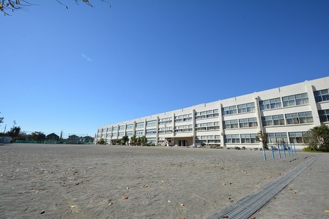 大和市立西鶴間小学校　距離約800m