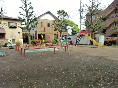 小杉陣屋町公園　距離約190m