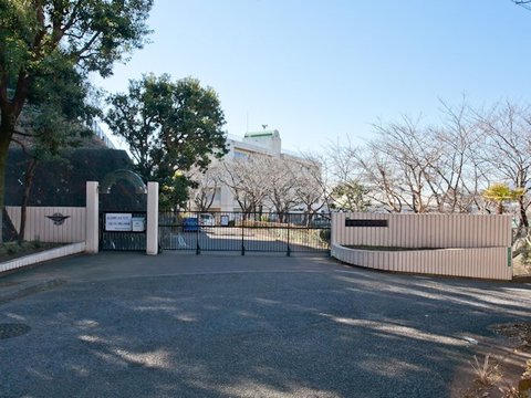 座間市立南中学校　距離約600m