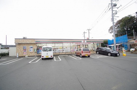 セブンイレブン　座間南栗原3丁目店　距離約750m