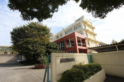 大和市立下福田中学校　距離約300m