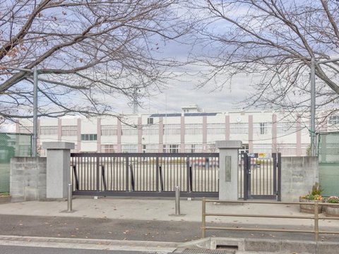 大和市立桜丘小学校　距離約1600m