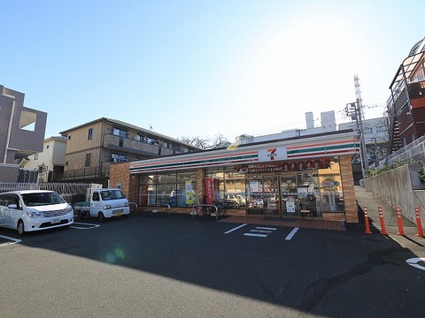 セブンイレブン　横浜梅が丘店　距離約400m