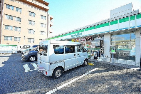 ファミリーマート　稲城矢野口店　距離約1400m