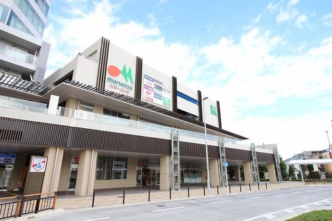 マルエツ　長津田駅前店　距離約700m