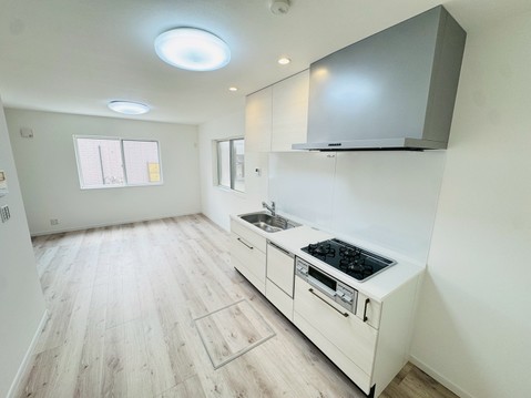 ビルトイン式食洗機を標準完備した、機能性に優れたシステムキッチン