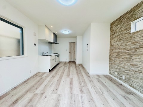 明るいリビングルームは自然と家族が集まるコミュニケーションの場所に