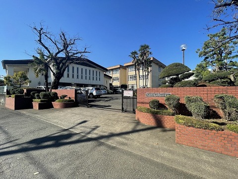 相模原市立大沢中学校　距離約1100m