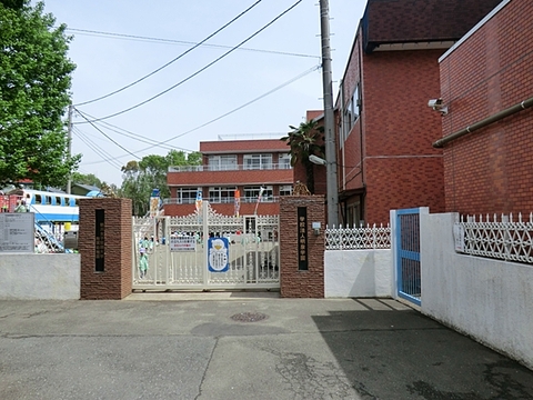 認定こども園フェリシア幼稚園　距離約300m