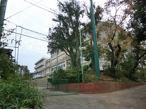 横浜市立橘中学校　距離約1900m