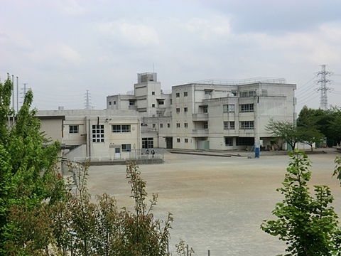 川崎市立栗木台小学校　距離約1000m