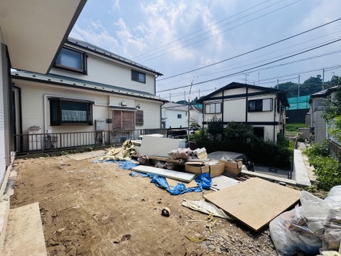 造成中の住宅用地周囲に住宅がある環境