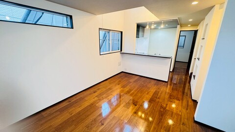 間取の自由度が高く増改築も容易な在来工法を採用