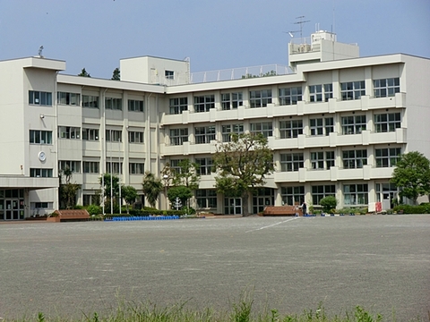 綾瀬市立土棚小学校　距離約500m