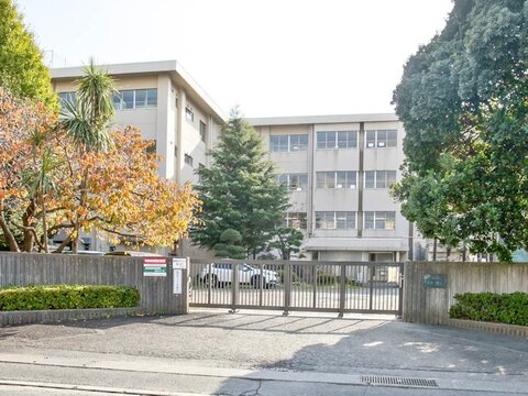 海老名市立中新田小学校まで約300m