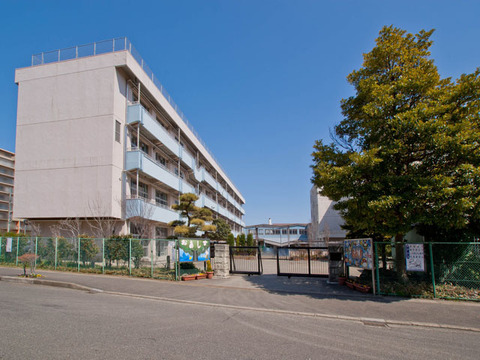 海老名市立海西中学校まで約1200m