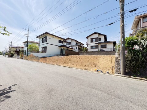 窓には高い断熱効果を持つペアガラスを全居室に使用