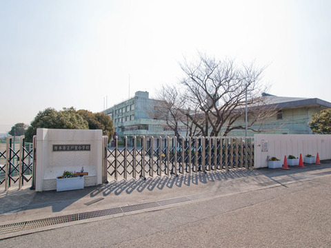 厚木市立戸室小学校　距離約350m