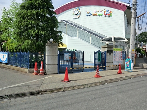 川崎めぐみ幼稚園　距離約850m
