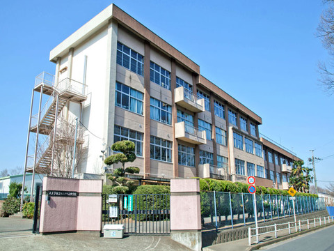 八王子市立ひよどり山中学校　距離約1500m