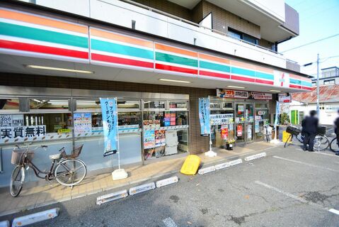 セブンイレブン　八王子元本郷町店　距離約750m