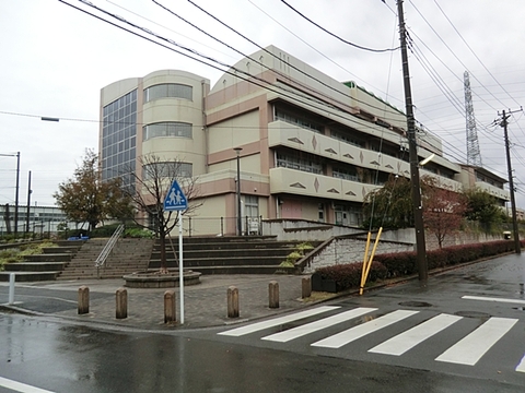 横浜市立東山田小学校　距離約350m