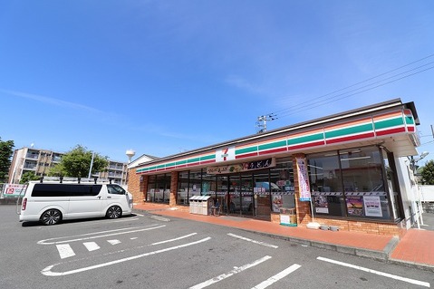 セブンイレブン　町田市木曽町店　距離約300m