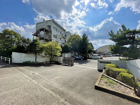 八王子市立高嶺小学校　距離約450m