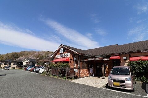 コメダ珈琲店　本町田店　距離約600m