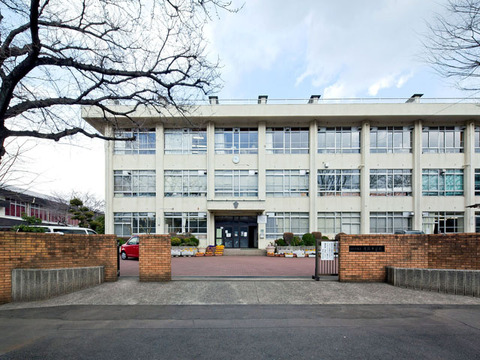 相模原市立清新中学校　距離約800m