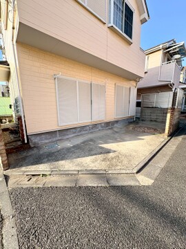 駐車スペースも完備(駐車できる車種はお問い合わせください)