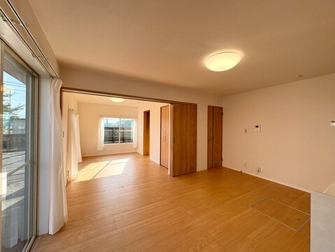 広がりのある空間、家族の集まるリビングダイニング