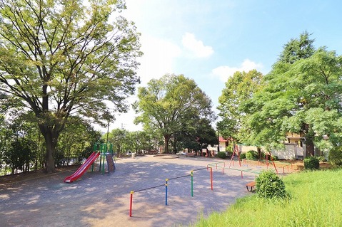 梅ヶ丘第三公園まで約700m